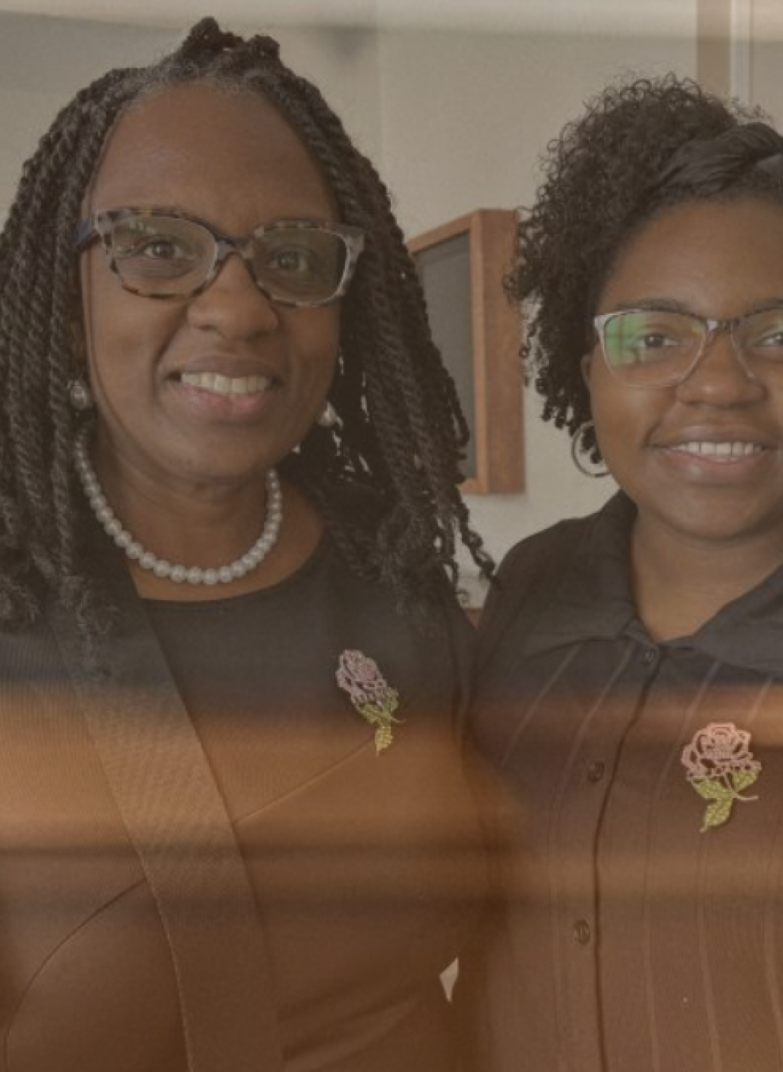 Delicado Pink Rose Pin