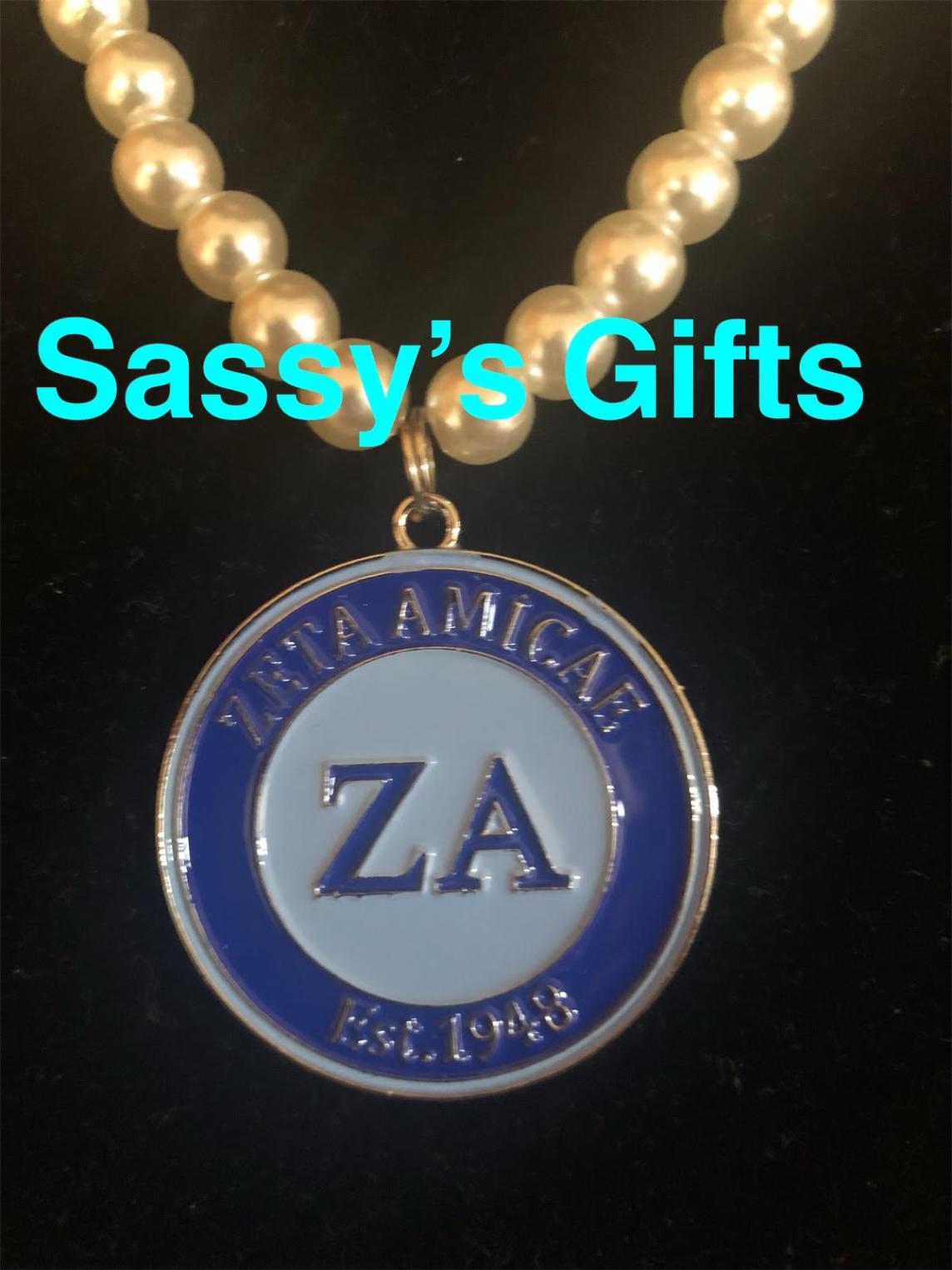Zeta Amicae Medallion Pearl Necklace