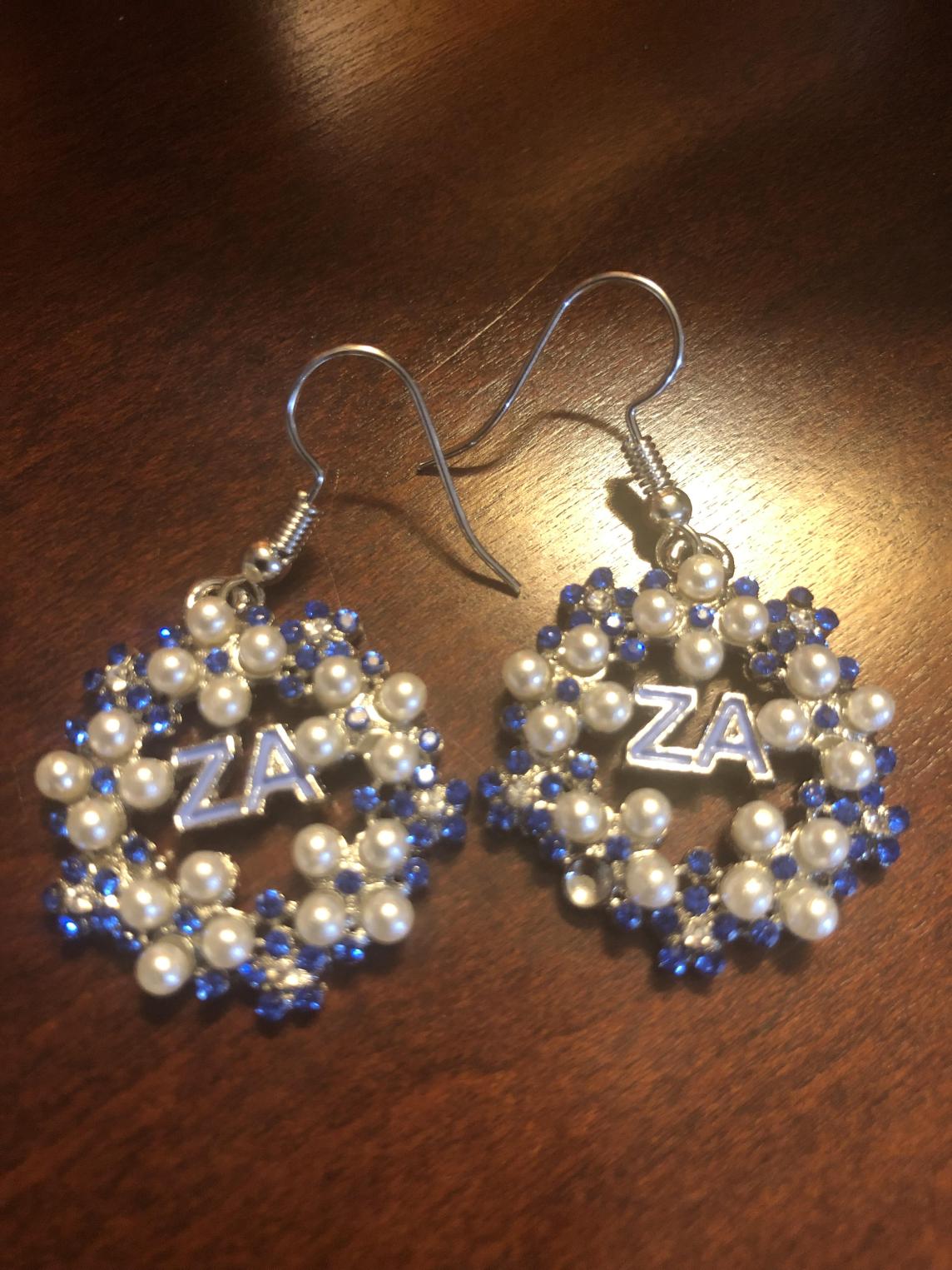 Zeta Amicae Wreath Earrings