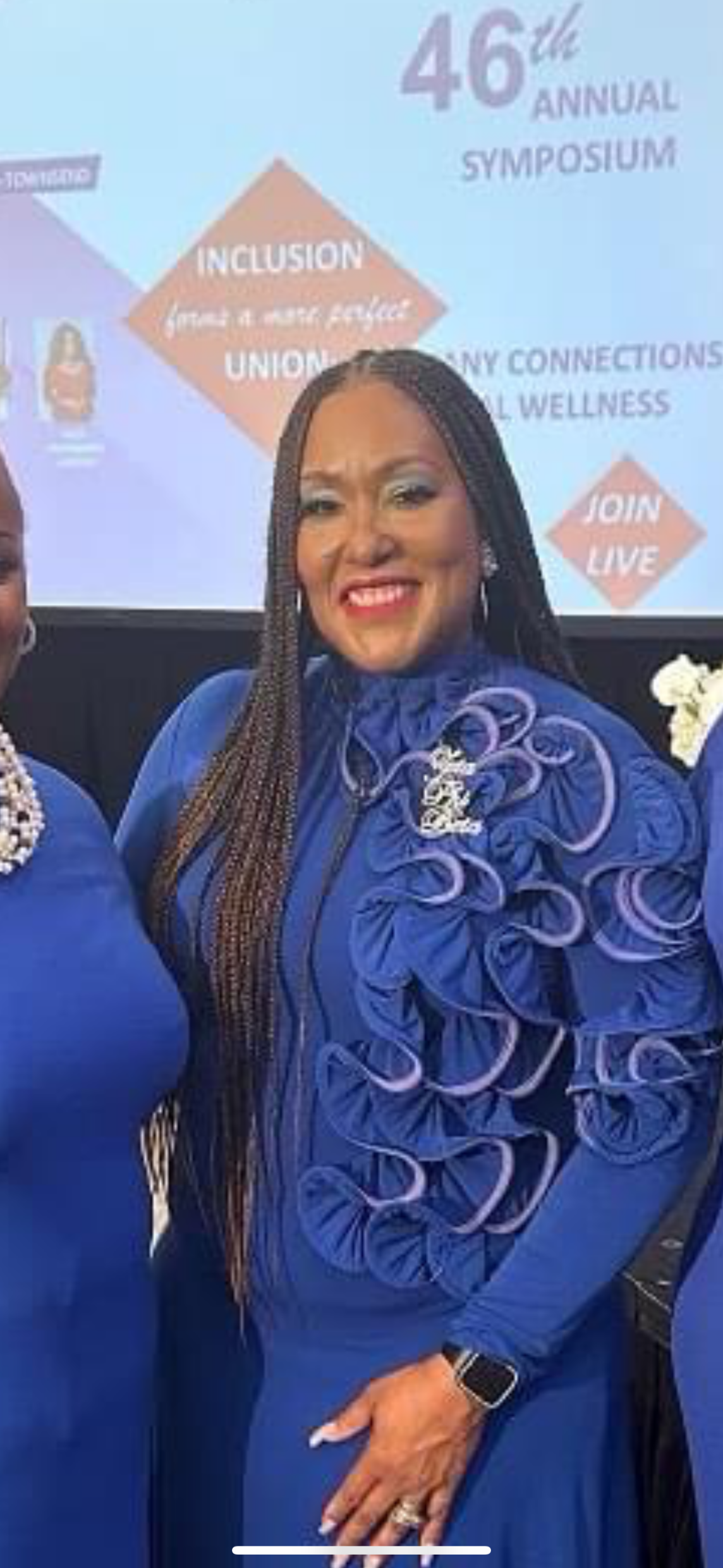 Zeta Swirl Pin in White Pearls