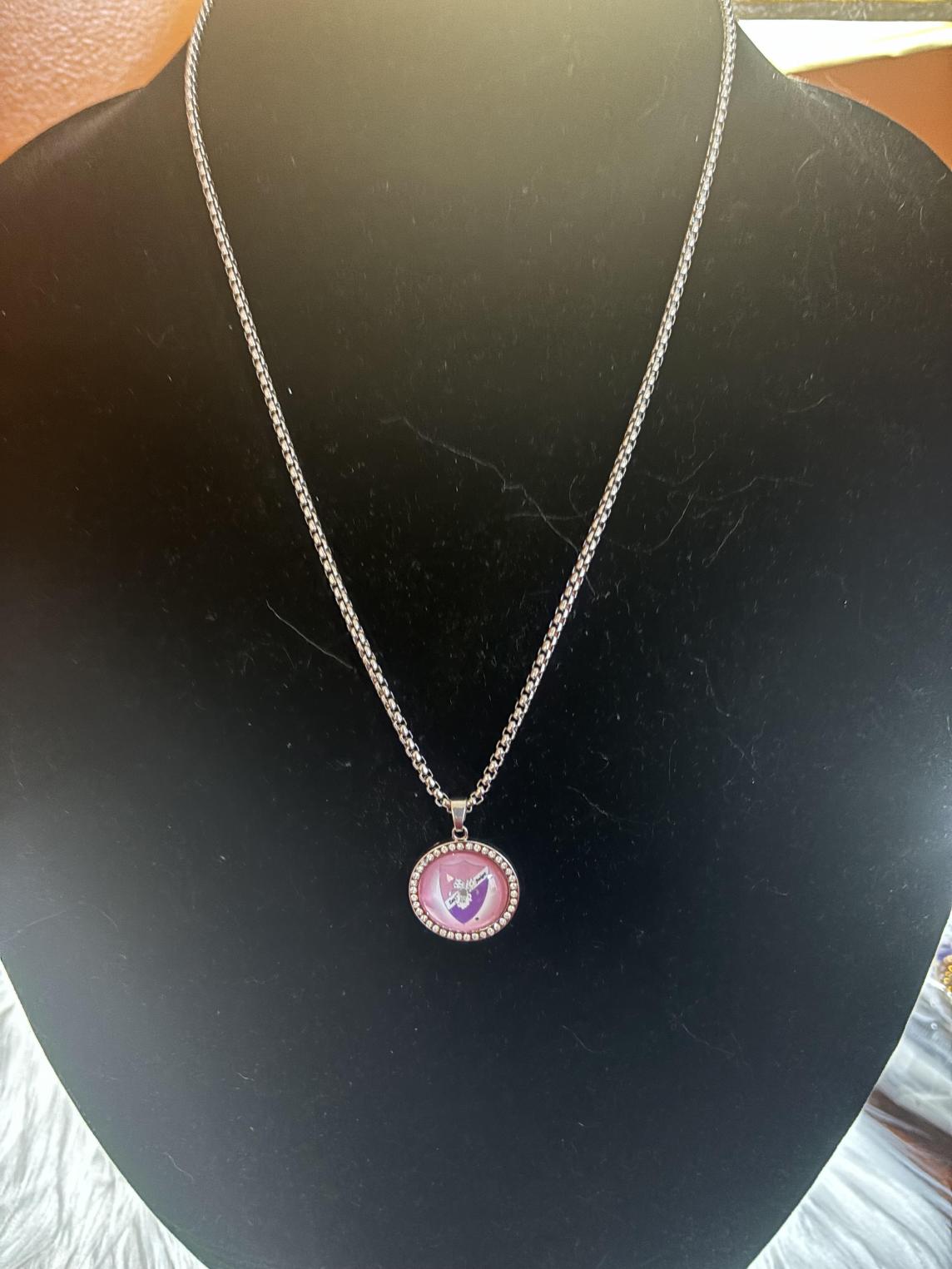 Las Amigas Rhinestones Medallion Necklace