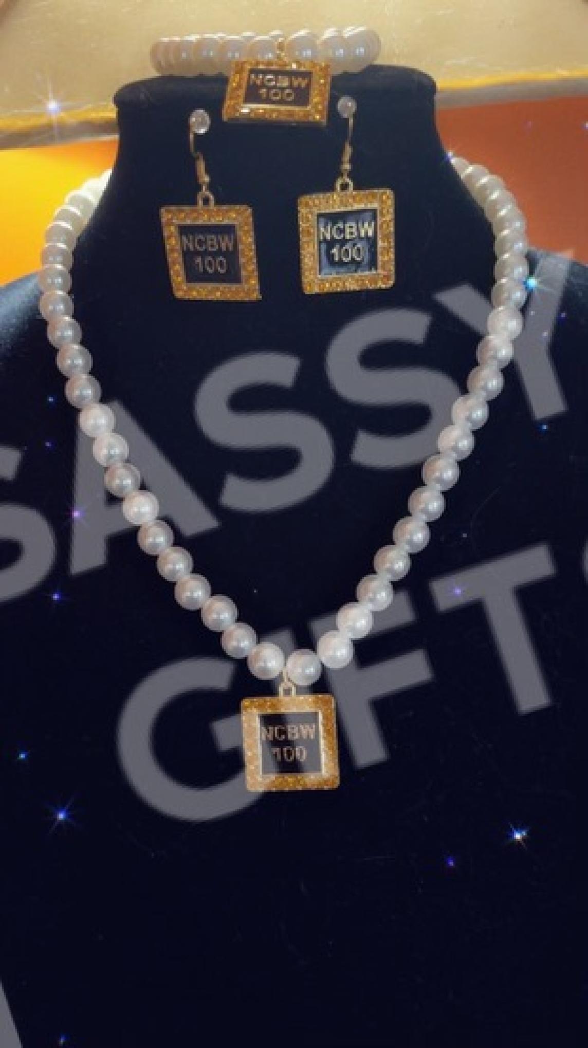 NCBW100 Square Rhinestone Pearl Earrings