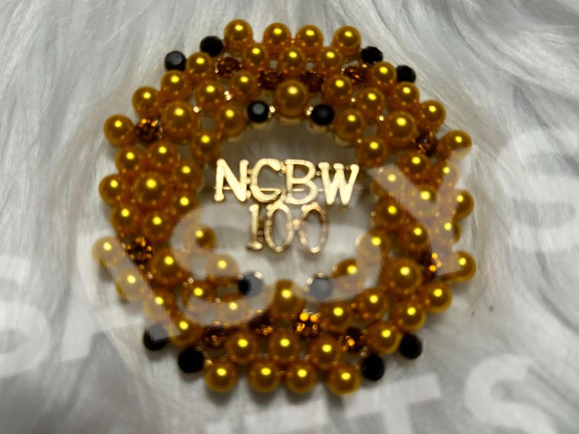 NCBW100 Gold Pearls Wreath Pin