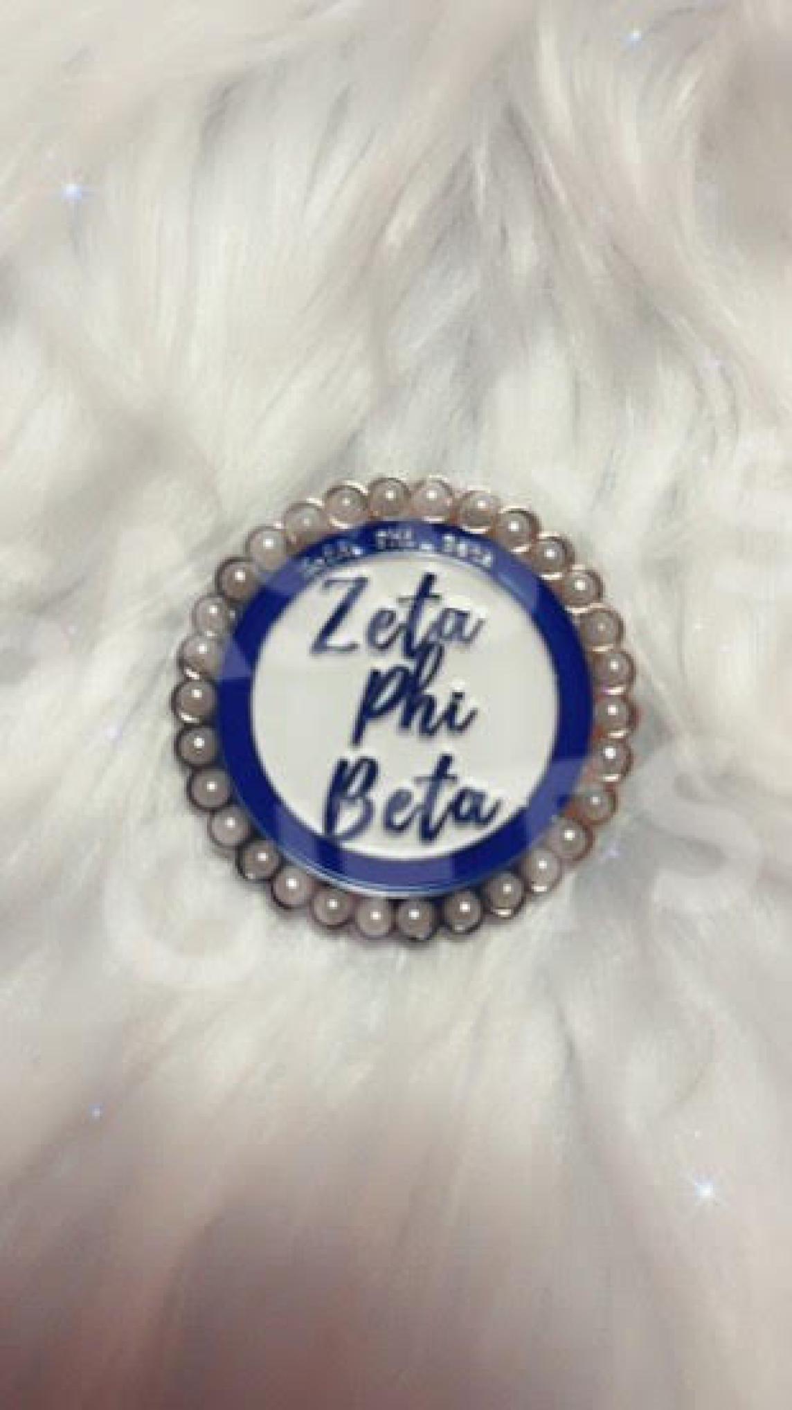 NEW!!! Zeta Round Pearls Pin
