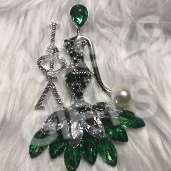 Iota Phi Lambda Diva Lady Pin