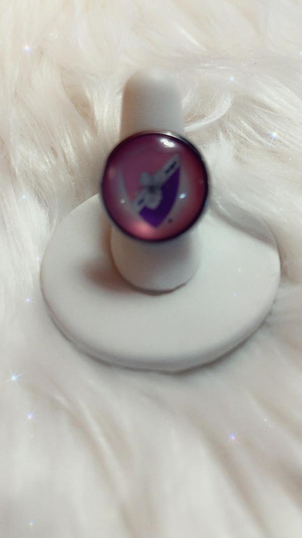 Las Amigas Stainless Steel Shield Ring