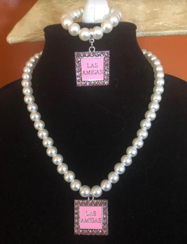 Las Amigas Square Rhinestone Pearls Bracelet