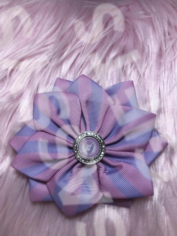 Las Amigas Striped Ribbon Pin-SALE