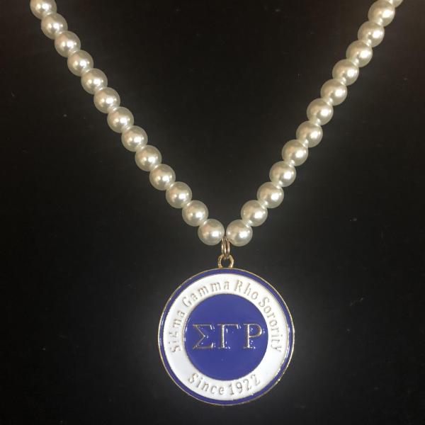 SGRho Medallion Pearl Necklac