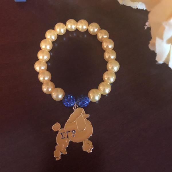 SGRho Pearl Stretch Bracelet with Poodle Charm