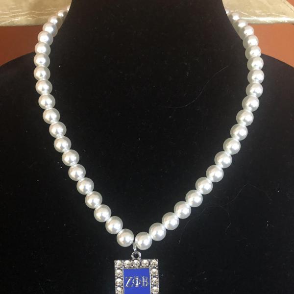 Zeta Square Rhinestones Pearls Necklace