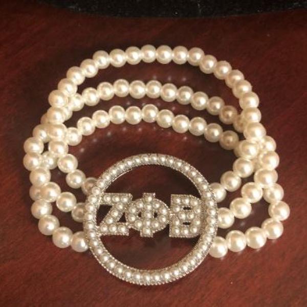 Zeta Three Strand Pearl Stretch Bracelet